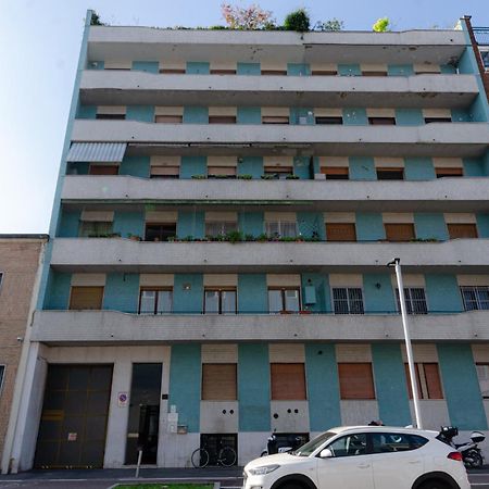 Vivimihome - Crespi House A 3 Minuti Dalla Metro Milão Exterior foto